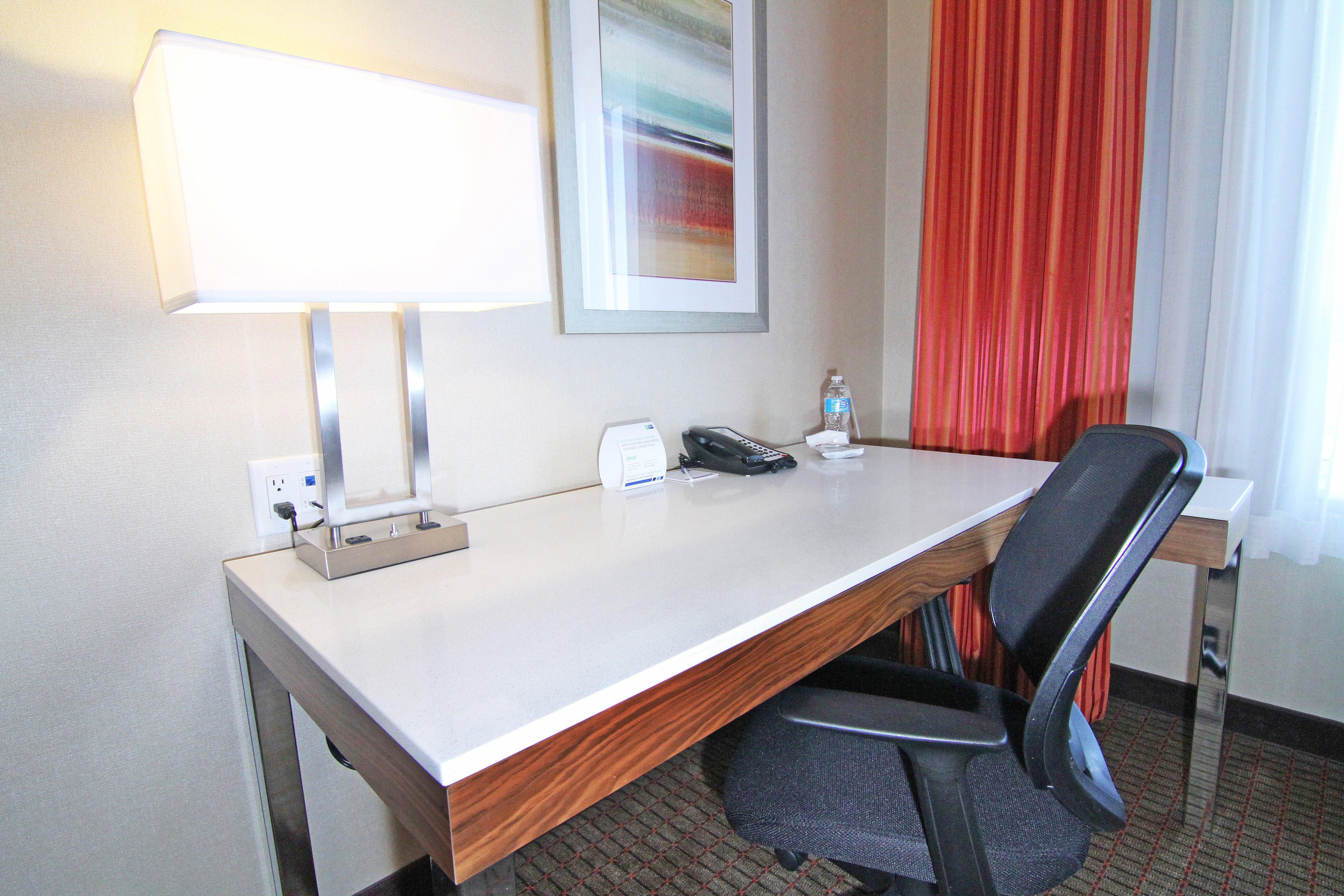 Holiday Inn Express And Suites Calgary University By Ihg Εξωτερικό φωτογραφία