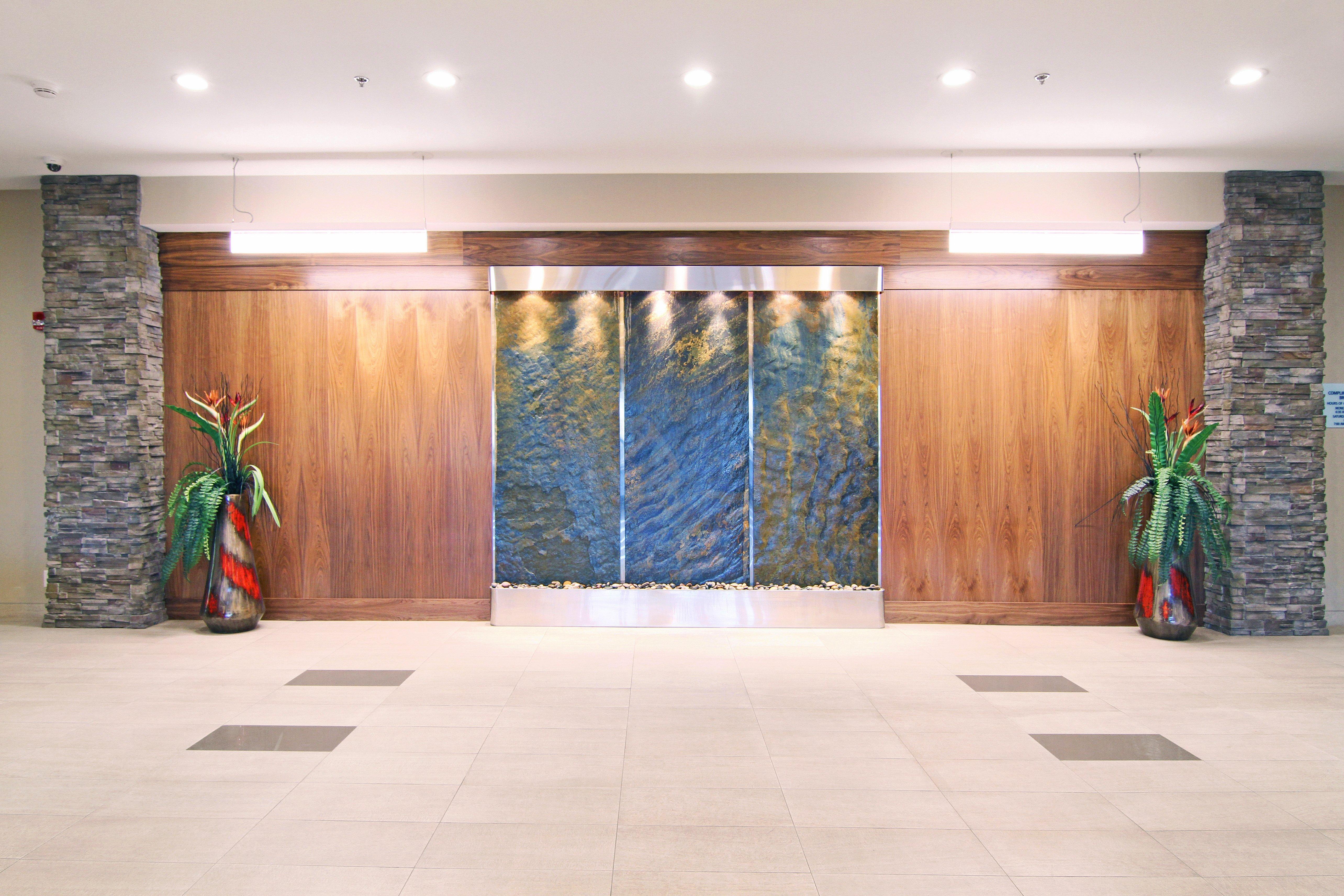 Holiday Inn Express And Suites Calgary University By Ihg Εξωτερικό φωτογραφία