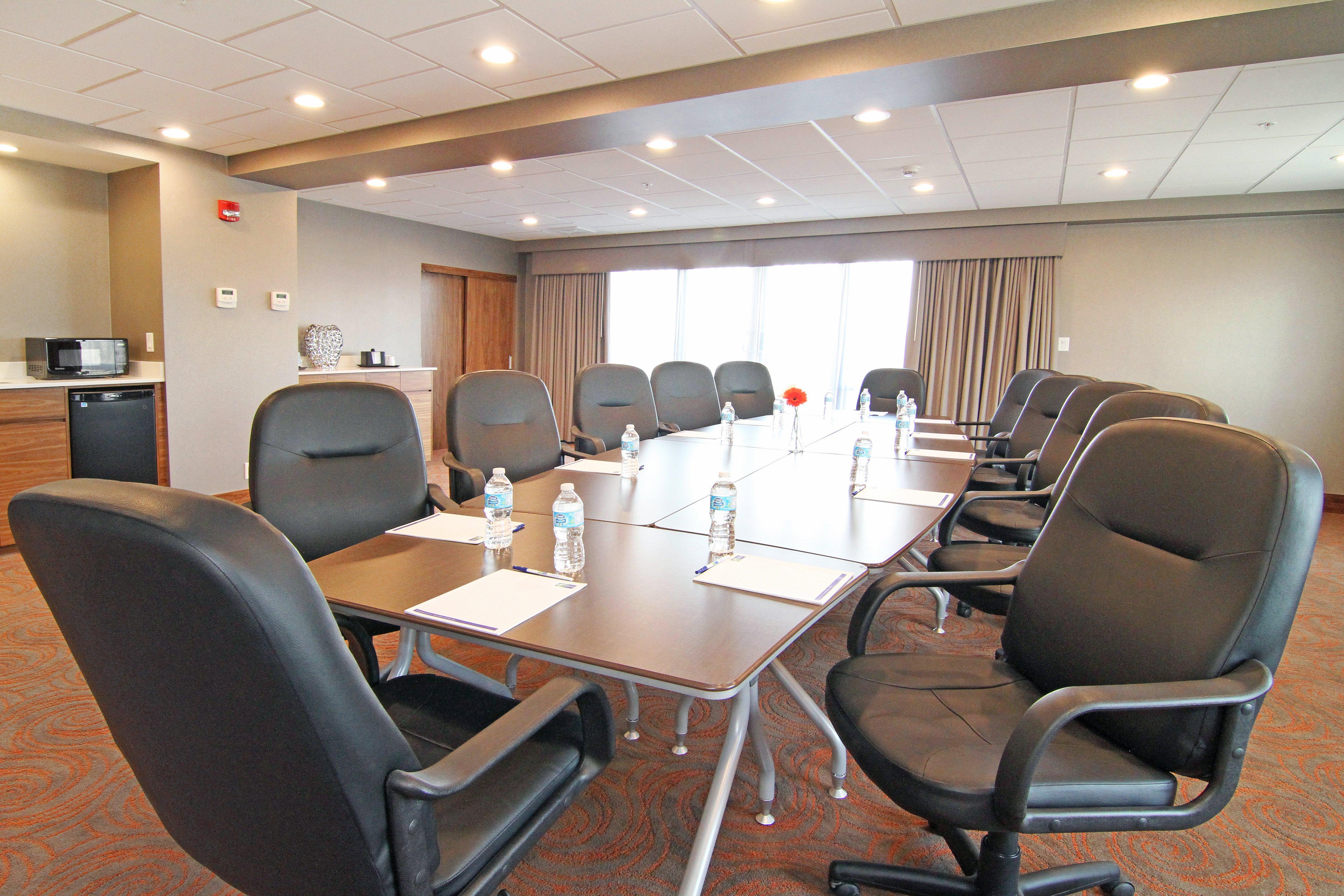 Holiday Inn Express And Suites Calgary University By Ihg Εξωτερικό φωτογραφία