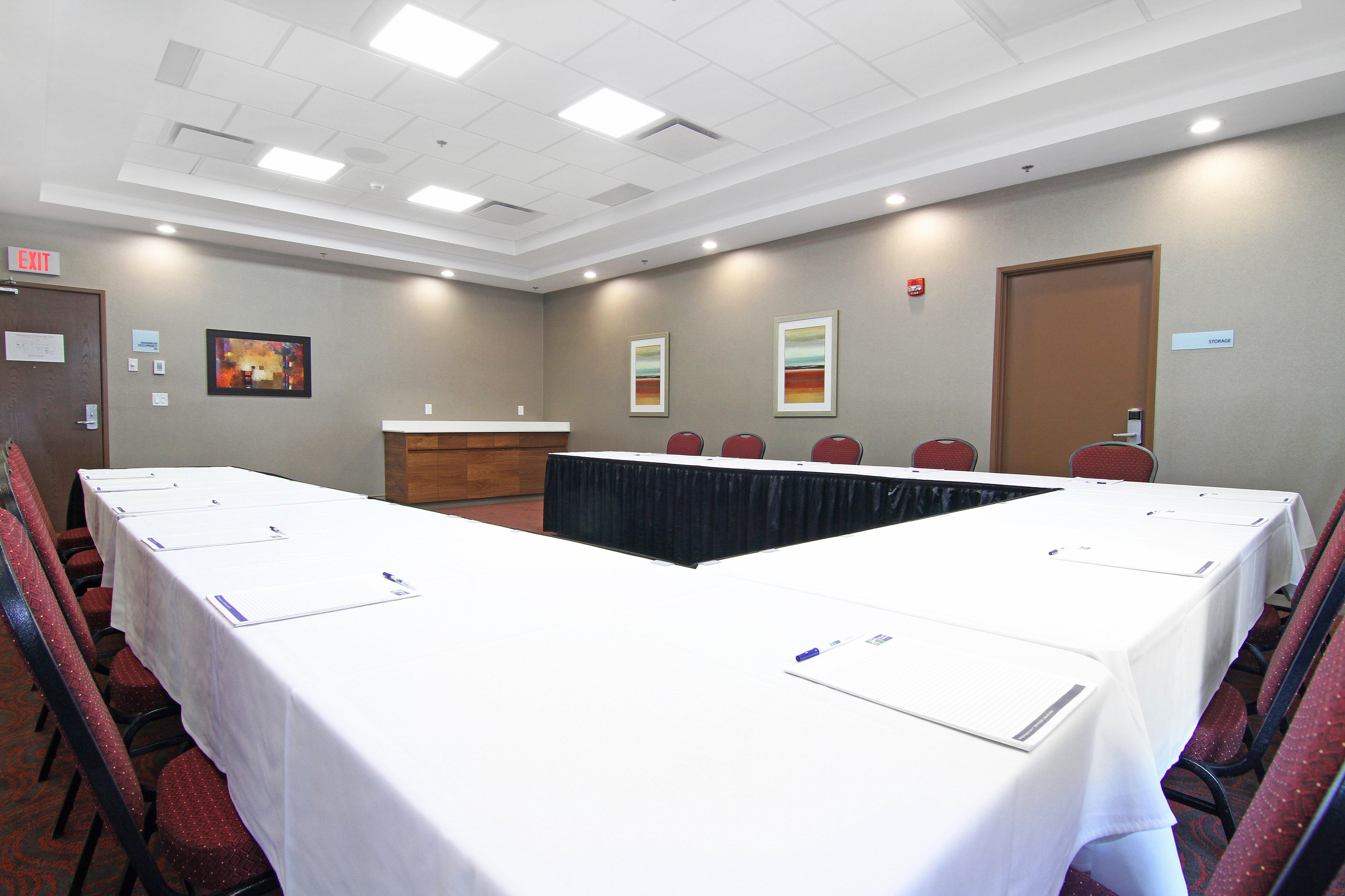 Holiday Inn Express And Suites Calgary University By Ihg Εξωτερικό φωτογραφία