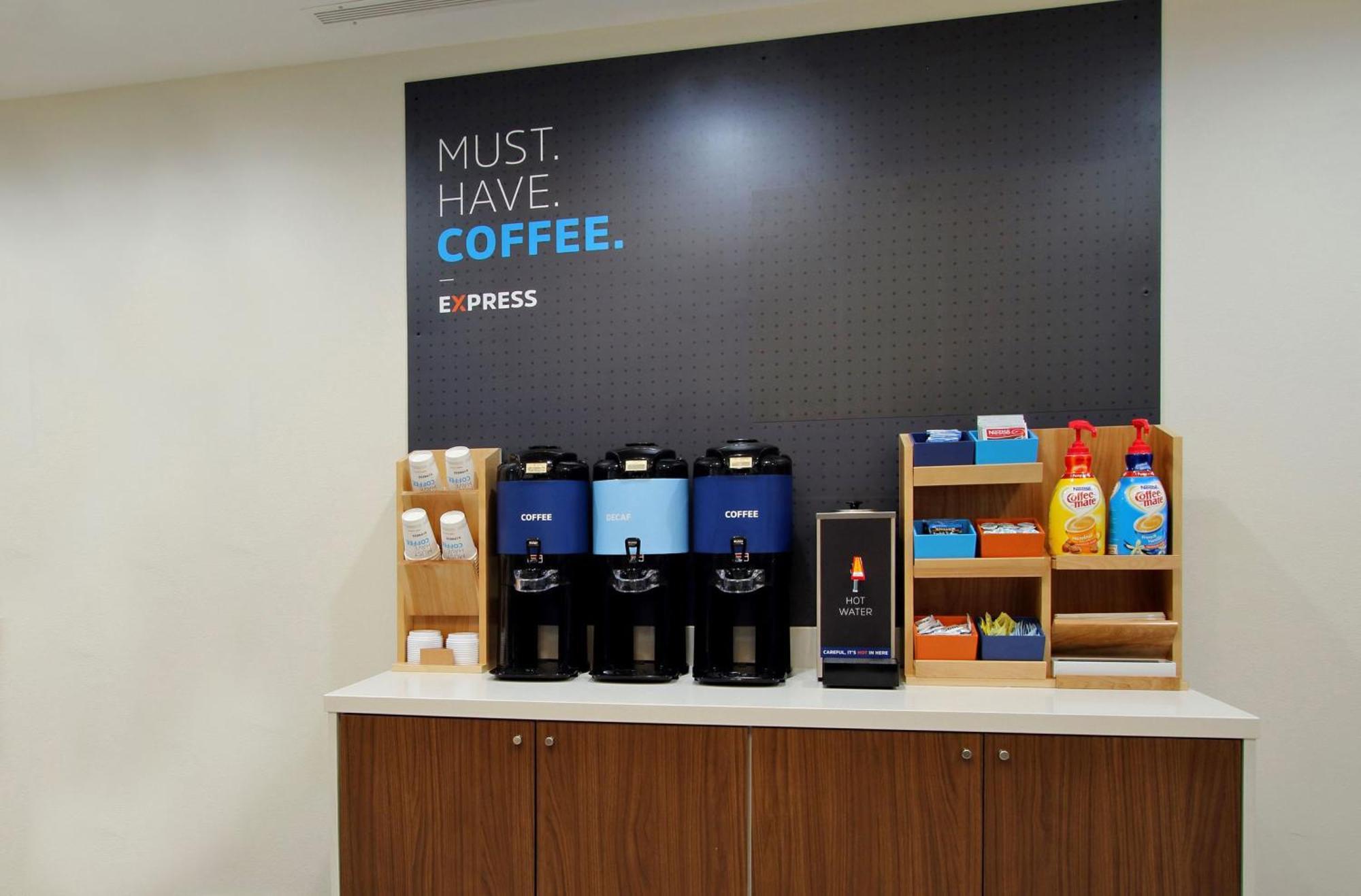 Holiday Inn Express And Suites Calgary University By Ihg Εξωτερικό φωτογραφία